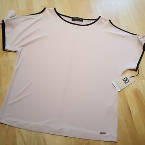 Short sleeve cold-shoulder blouse